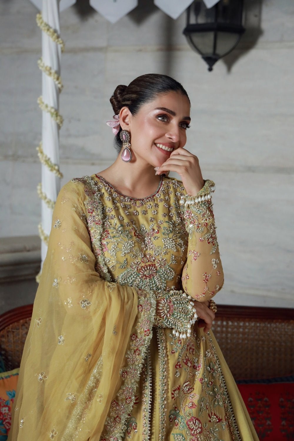 Ayeza - Namal Pret
