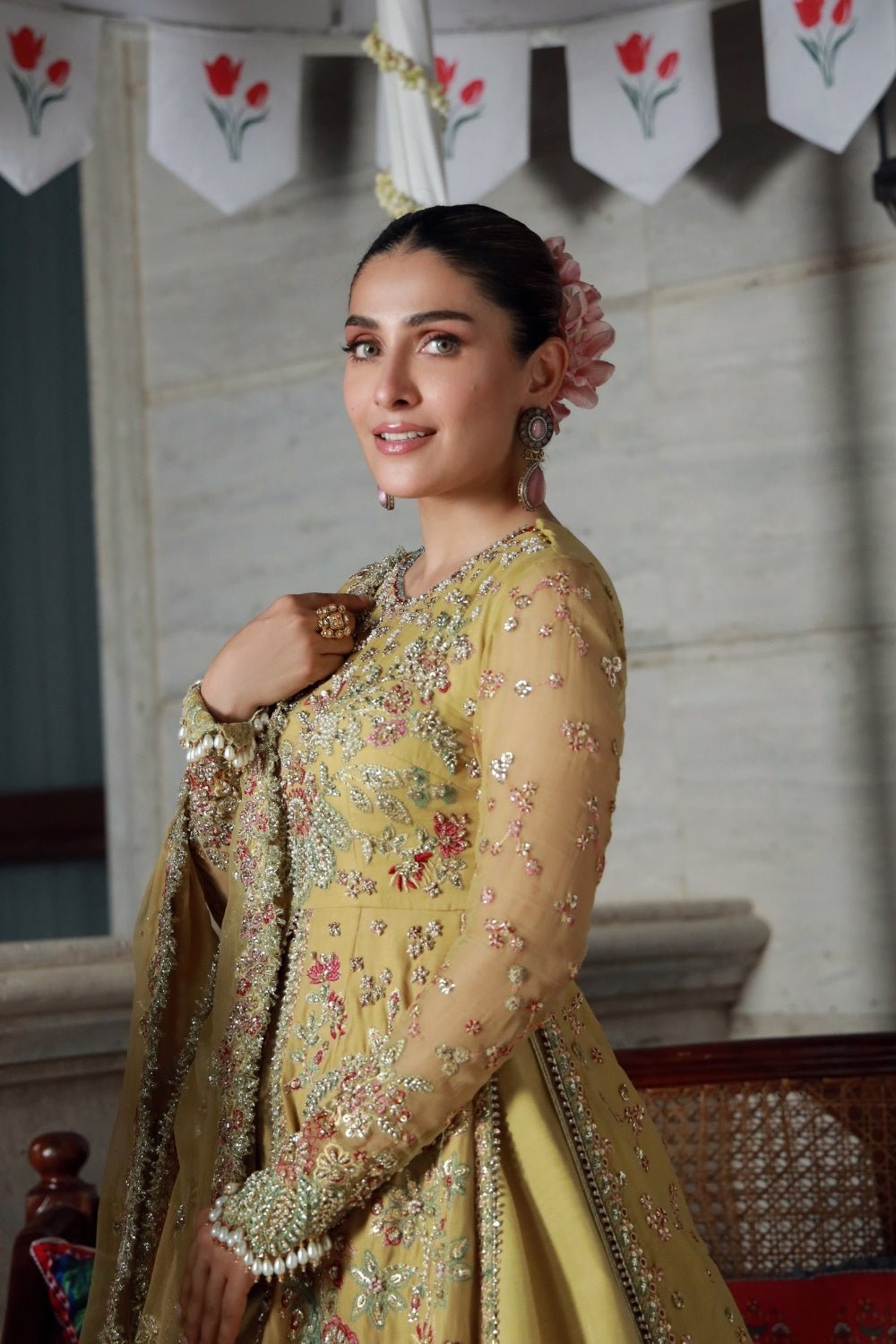Ayeza - Namal Pret