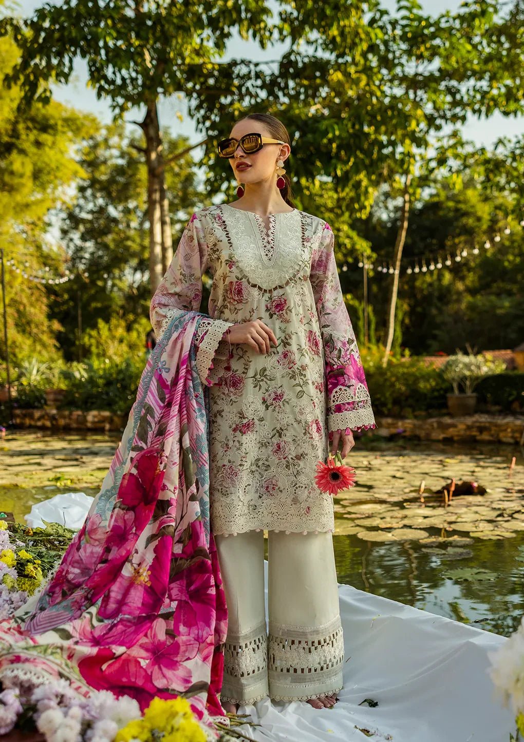 ELK - 06B ROSES & WHITES - NEW NAMAL PRET