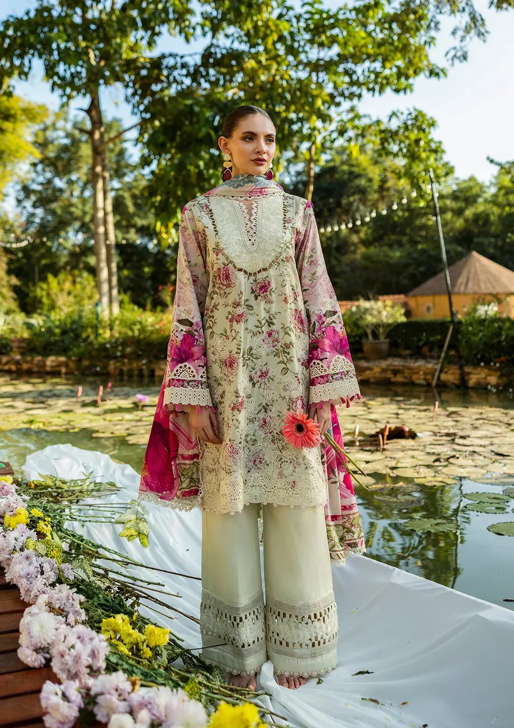 ELK - 06B ROSES & WHITES - NEW NAMAL PRET