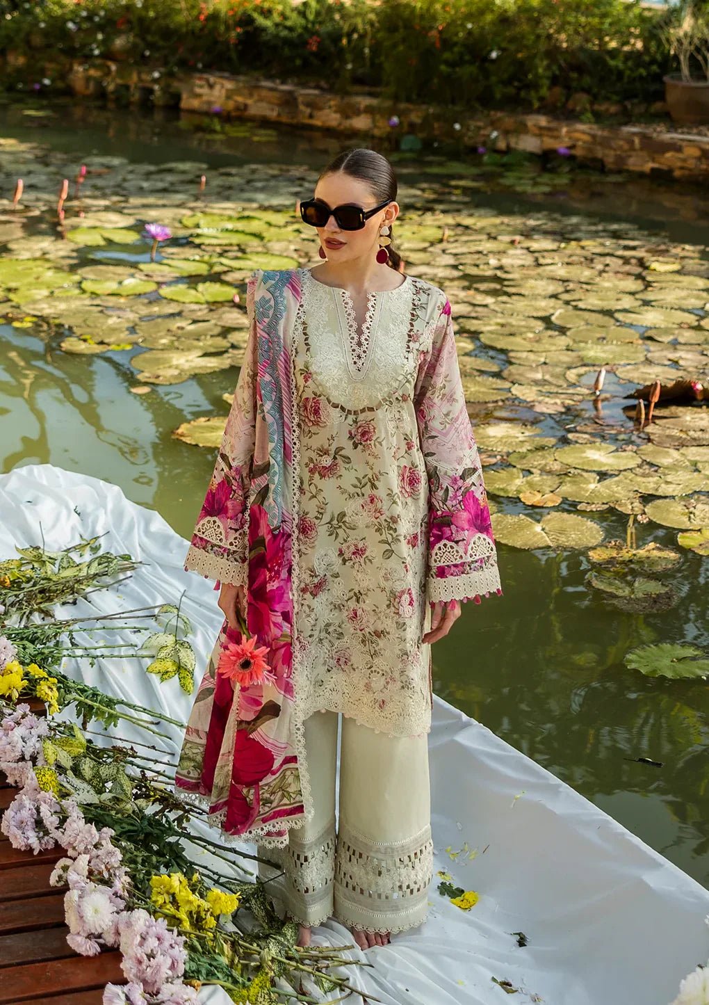 ELK - 06B ROSES & WHITES - NEW NAMAL PRET