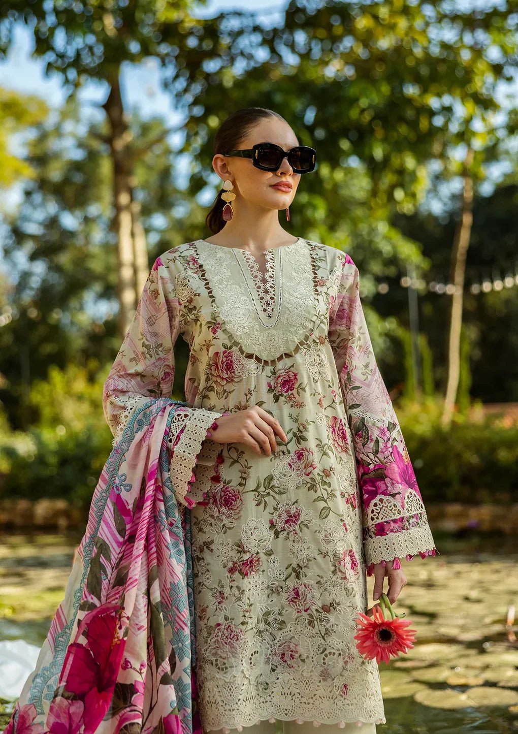 ELK - 06B ROSES & WHITES - NEW NAMAL PRET