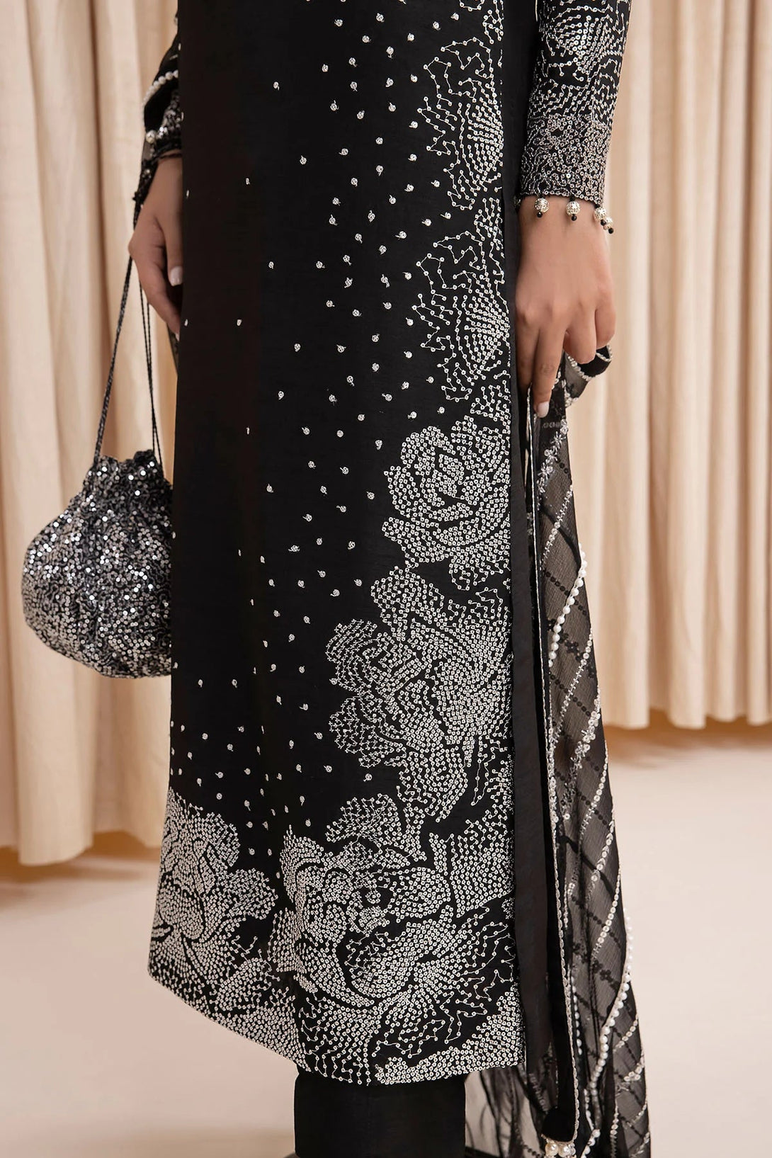 Embroidered Raw Silk UR - 7001 - NEW NAMAL PRET