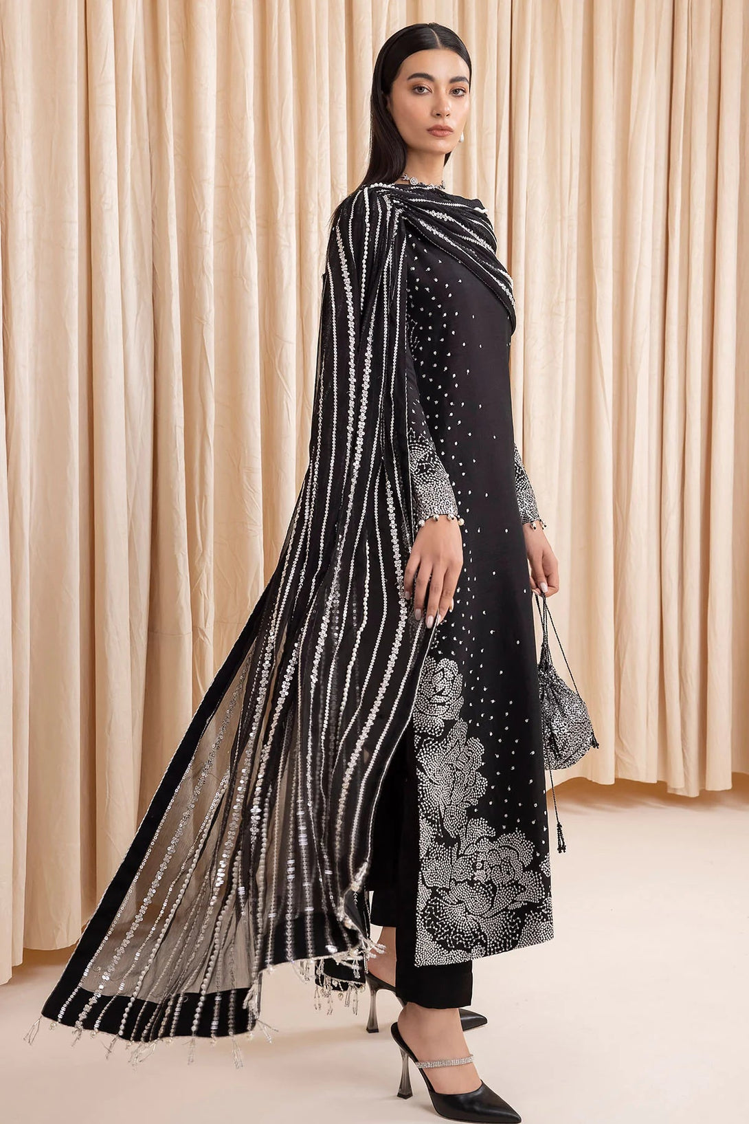 Embroidered Raw Silk UR - 7001 - NEW NAMAL PRET
