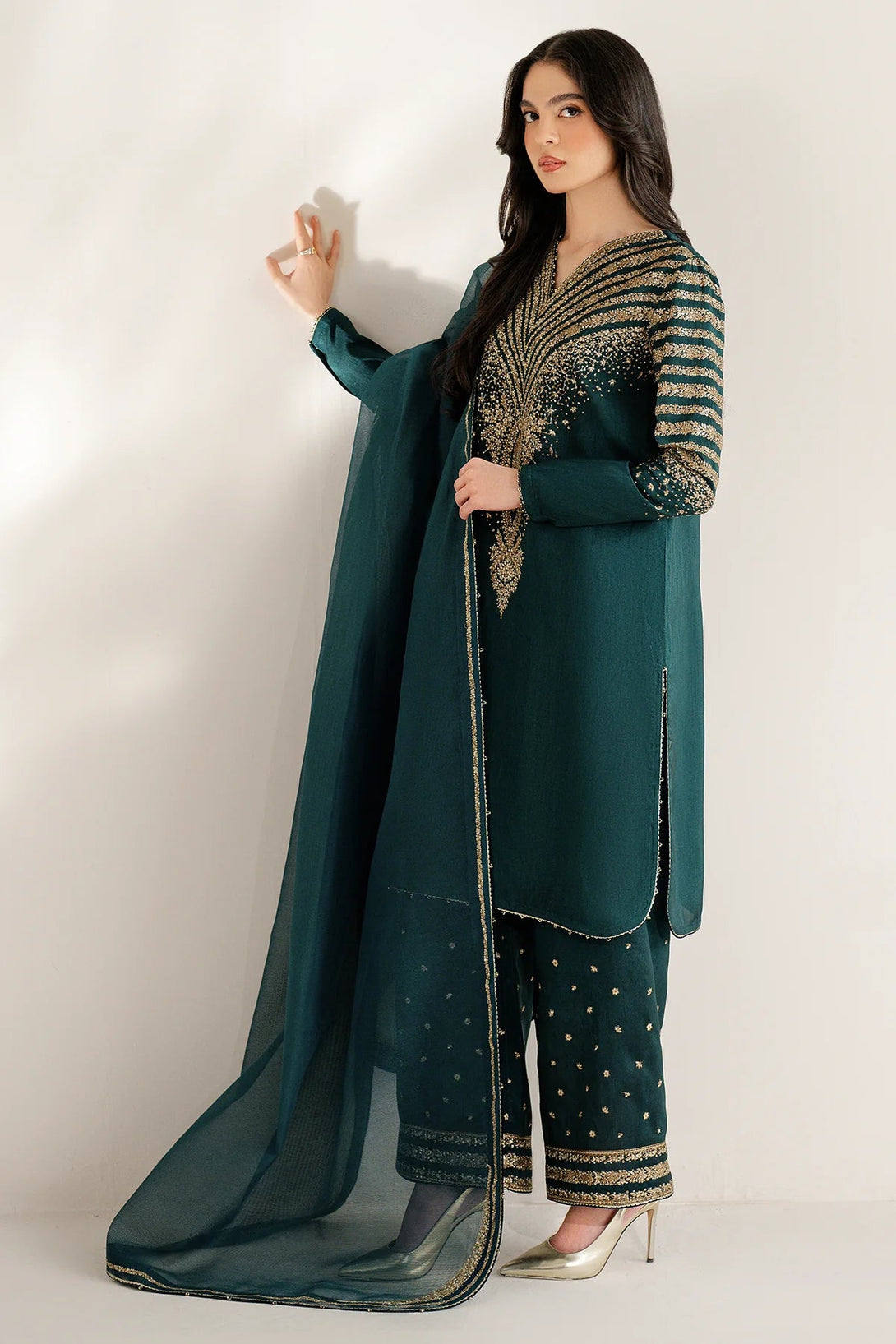 Embroidered Raw Silk UR - 7056 - NEW NAMAL PRET