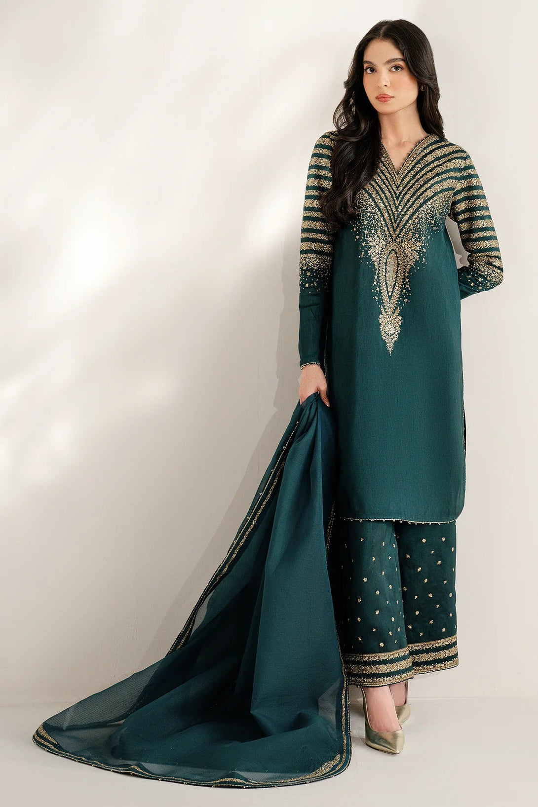 Embroidered Raw Silk UR - 7056 - NEW NAMAL PRET