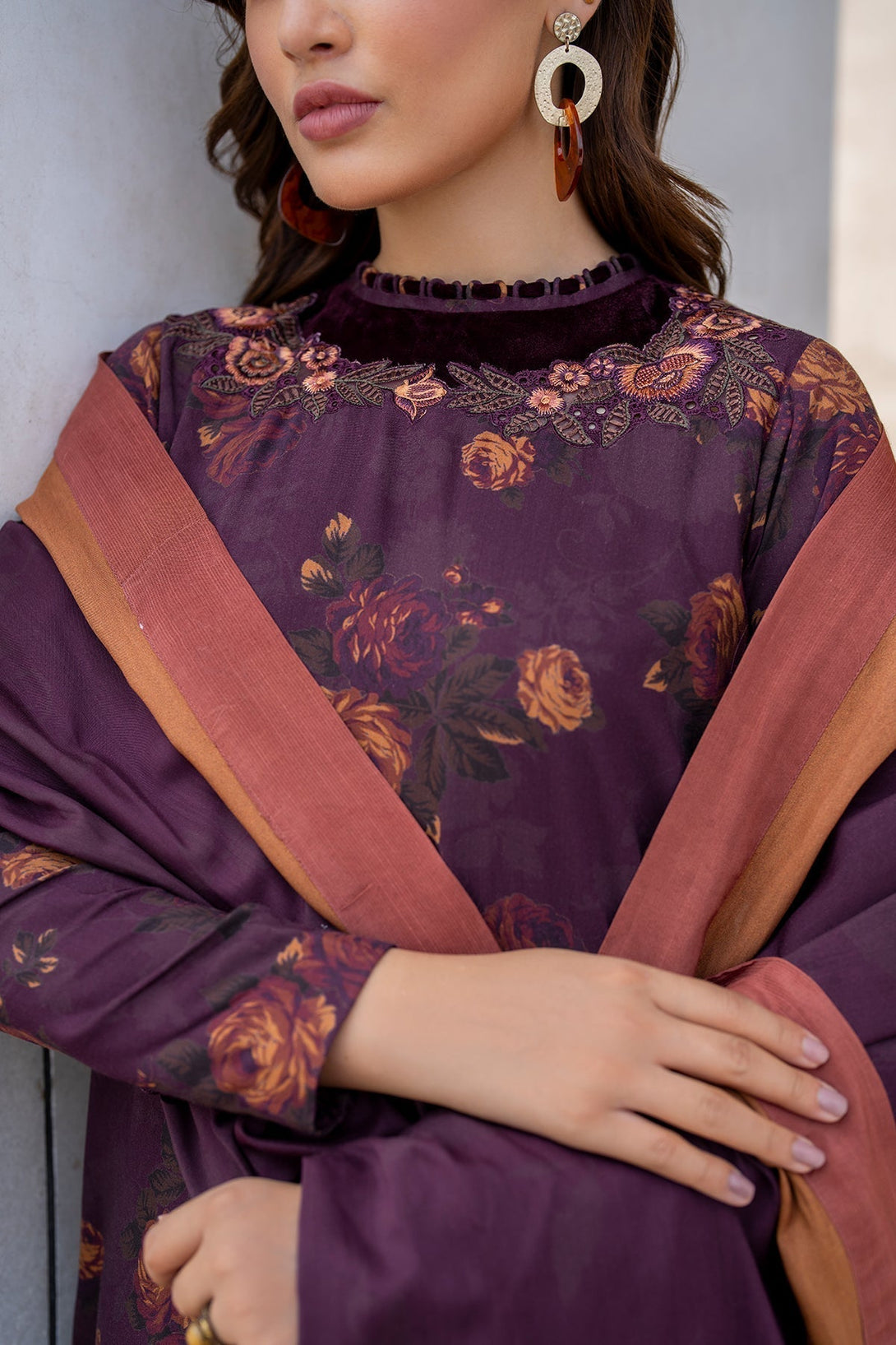 EMBROIDERED VISCOSE UF - 736 - NEW NAMAL PRET