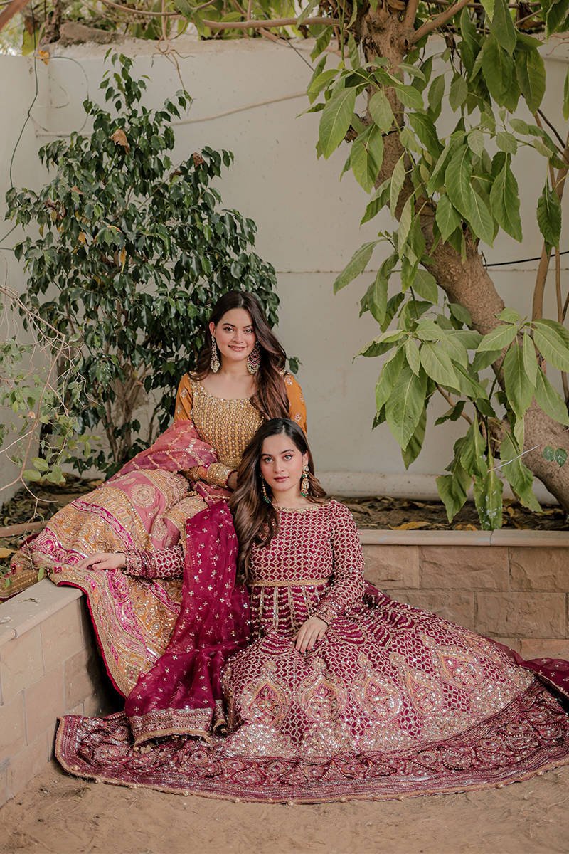 Minal Khan in Meher - NEW NAMAL PRET