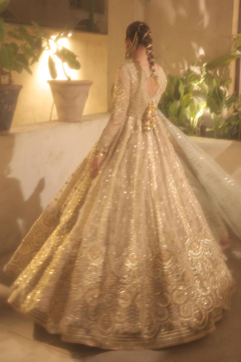 Saboor Aly in Shabnami - NEW NAMAL PRET