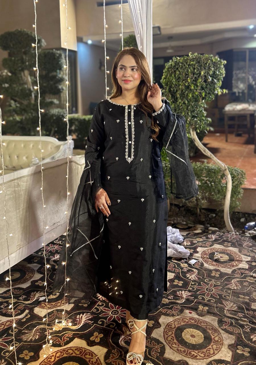 Zaib Dress with Hand made work & Trouser, organza Duppta - NEW NAMAL PRET